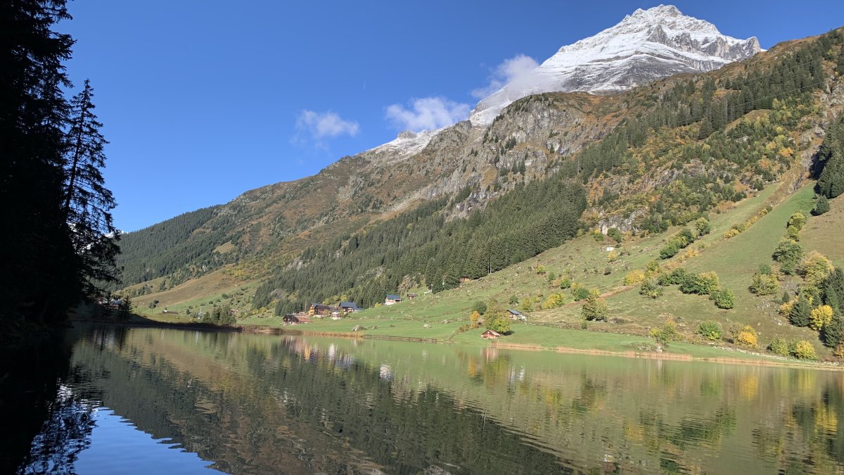 Barbara Steinemann, CC BY-SA 4.0 <https://creativecommons.org/licenses/by-sa/4.0>, via Wikimedia Commons Pass Grosser St. Bernhard: Soumei Baba, CC BY 2.0 <https://creativecommons.org/licenses/by/2.0>, via Wikimedia Commons Barbara Steinemann, CC BY-SA 4.0 <https://creativecommons.org/licenses/by-sa/4.0>, via Wikimedia Commons Pass Grosser St. Bernhard: Soumei Baba, CC BY 2.0 <https://creativecommons.org/licenses/by/2.0>, via Wikimedia Commons